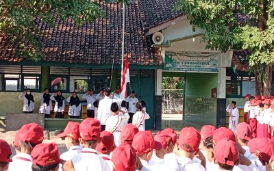 MIN 1 Gunungkidul Awali Kegiatan dengan Upacara Bendera